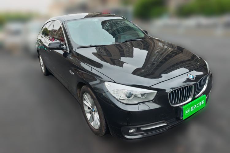 Used BMW 5 Series GT 2015 528i Leading Model Front Right 45 Deg