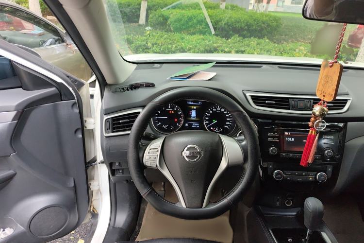 Used Nissan X-Trail 2014 2.0L CVT Comfort Edition 2WD Steering Wheel