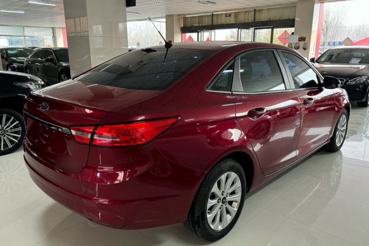 Used Ford Escort 2015 1.5L Automatic Fashion Model