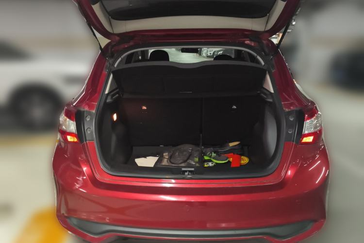 Used Nissan Tiida 2016 1.6L CVT Cool Dynamic Edition Trunk