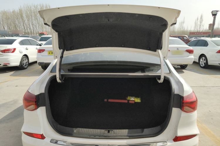 Used Chevrolet Monza 2019 320T Manual Xinxin Edition China VI
