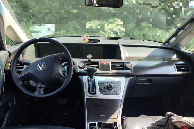 Used Honda Elysion 2015 2.4L VTi-S Prestige Edition Center Console