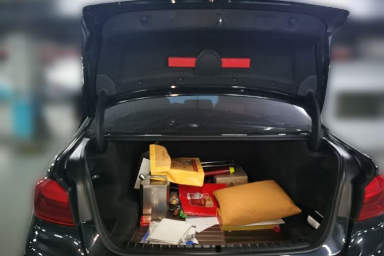 Used BMW 5 Series 2018 530Li xDrive Luxury Package Trunk