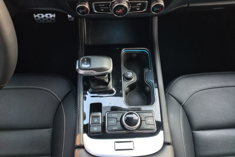 Used BAIC Off-Road BJ40 2023 2.0T Automatic Four-Wheel Drive Urban Hunter Edition Chivalrous Type Gear Lever