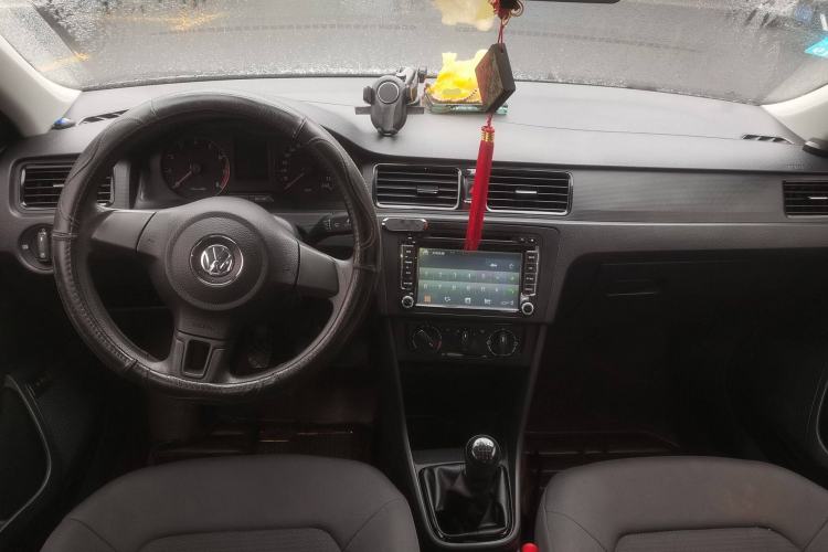 Used Volkswagen Santana 2015 1.6L Manual Fashion Edition