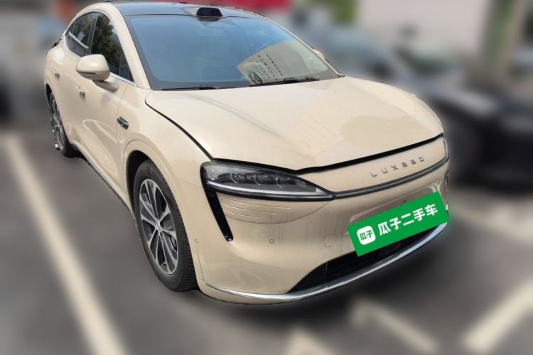 Used Hima Luxeed R7 2025 Range-Extended Version 251 km Max Front Right 45 Deg