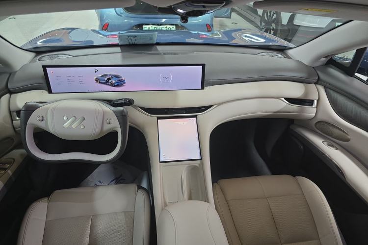 Used IM LS6 2025 Lingxi Intelligent Driving Edition Center Console