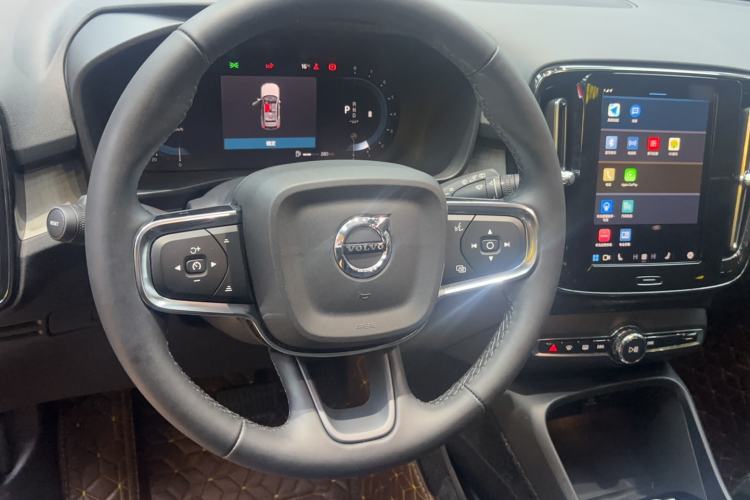 Used Volvo XC40 2023 B4 4x4 Smart Luxury Edition
