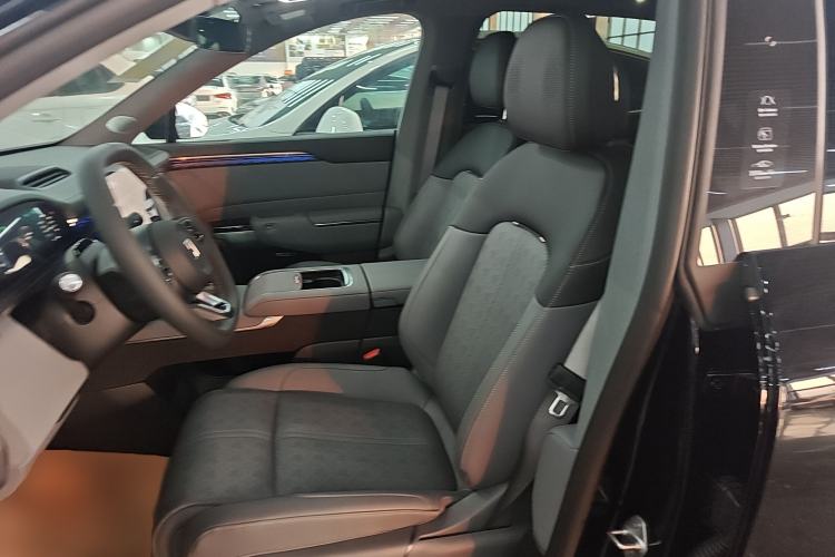 Used Zeekr 7X 2025 100 kWh Long-Range Rear-Wheel Drive with Intelligent Driving Features
