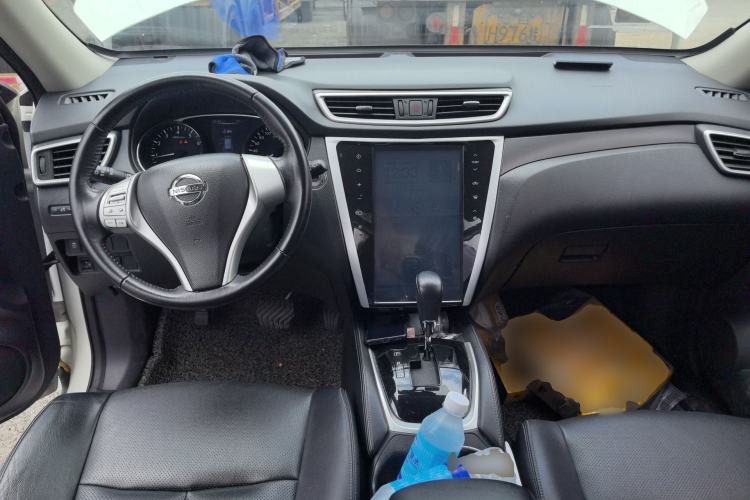 Used Nissan X-Trail 2015 2.0L CVT Comfort MAX Edition 2WD Center Console