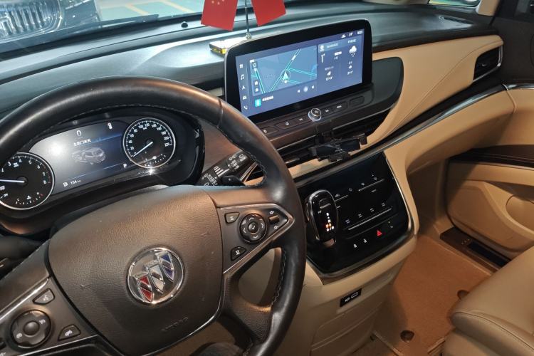 Used Buick GL8 2023 Facelifted Land Cruiser Executive Luxury Version
