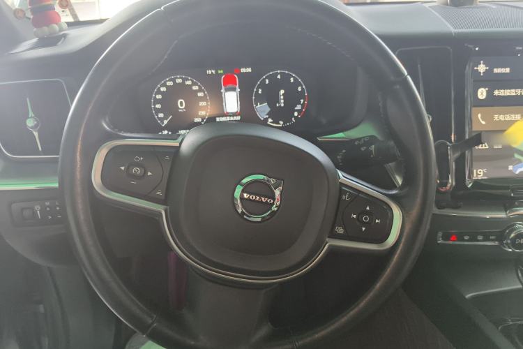 Used Volvo XC60 2019 T5 4x4 Smart Edition China V Standard