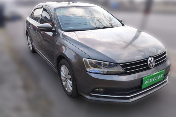 Used Volkswagen Sagitar 2015 1.6L Manual Comfort Model

