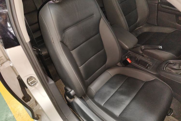 Used Volkswagen Sagitar 2018 280TSI DSG Ignite Edition Right Front Seat