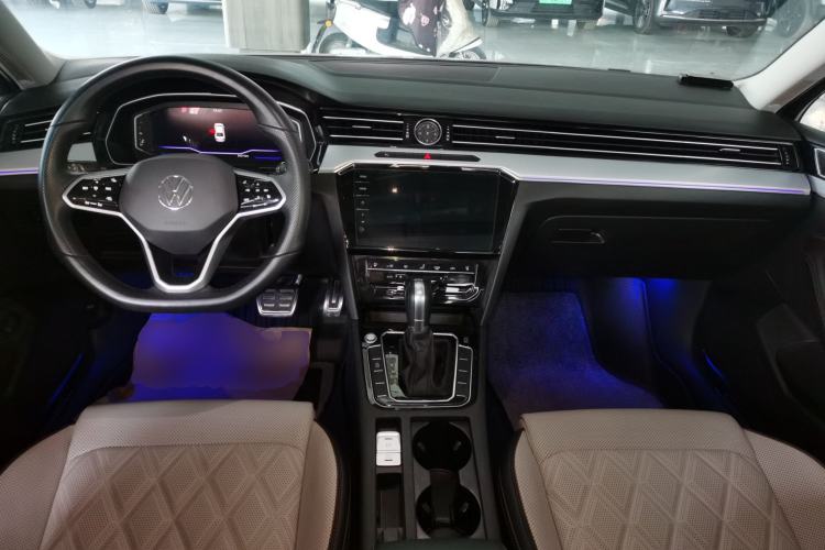 Used Volkswagen Magotan 2024 2 Million Units Zhongxiang Version 330TSI DSG Luxury Edition