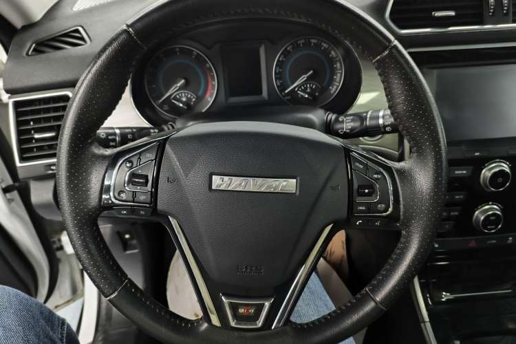 Used Haval H2 2018 Red-Label 1.5T Manual Two-Wheel Drive Luxury Model