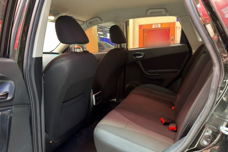 Used GAC Trumpchi GS5 2014 2.0L Automatic Two-Wheel Drive Deluxe Edition Interior 3