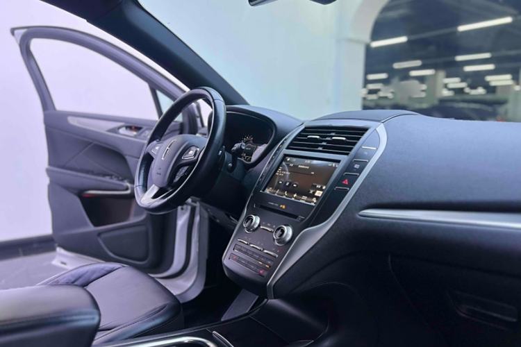 Used Lincoln MKC 2017 2.0T Two-Wheel Drive Deluxe Edition