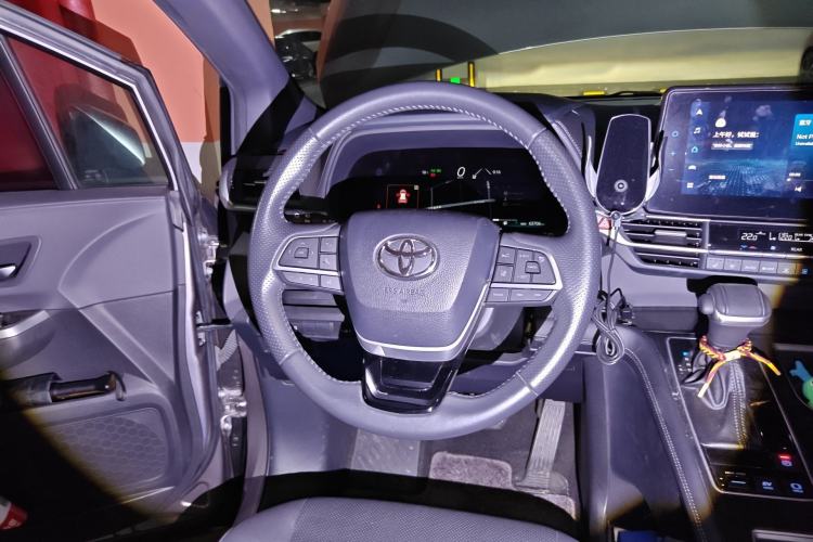 Used Toyota SIENNA 2021 2.5L Hybrid Ultimate Edition Steering Wheel