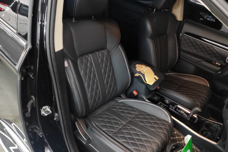 Used Mitsubishi Outlander 2021 2.4L 4x4 Zhi Xiang Edition 7 Seats