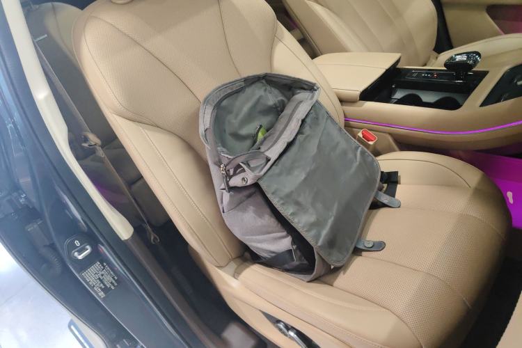 Used Hima AITO M7 2024 1.5T Intelligent Driving 4WD Ultra Version 6 Seats Right Front Seat