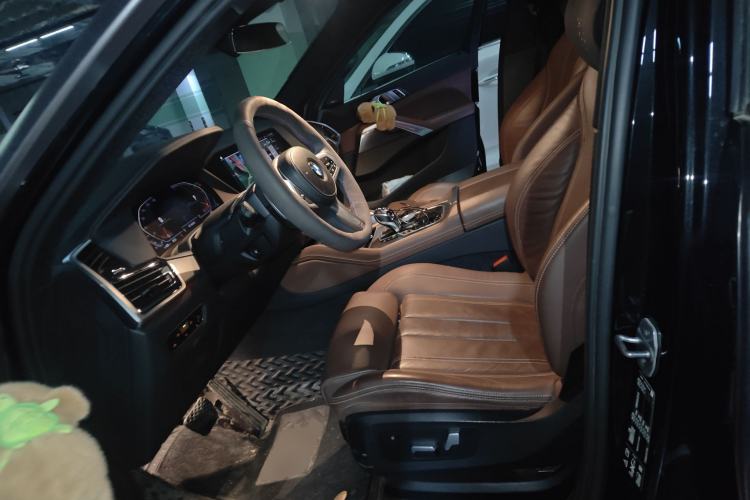 Used BMW X6 2022 Restyled xDrive40i M Sport Package Left Front Seat