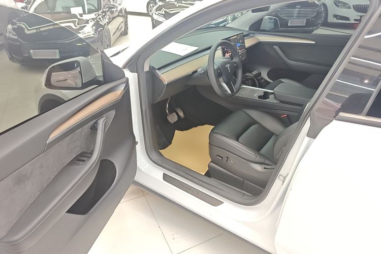 Used Tesla Model Y 2022 Rear-Wheel-Drive Version Driver Seat