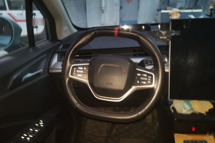 Used NETA V 2021 Long-Range Entertainment Edition Upgrade Model