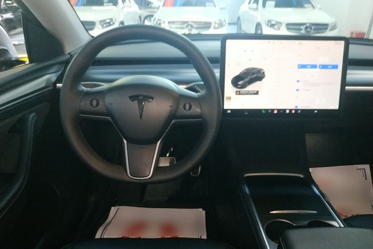 Used Tesla Model Y 2023 Long-Range All-Wheel-Drive Version
