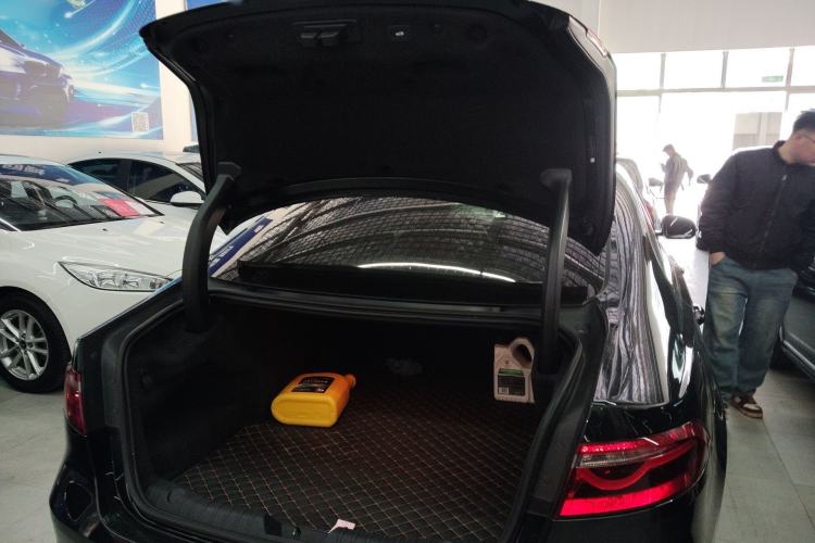 Used Jaguar XFL 2024 2.0T P250 Two-Wheel Drive Prestige Luxury Edition Trunk