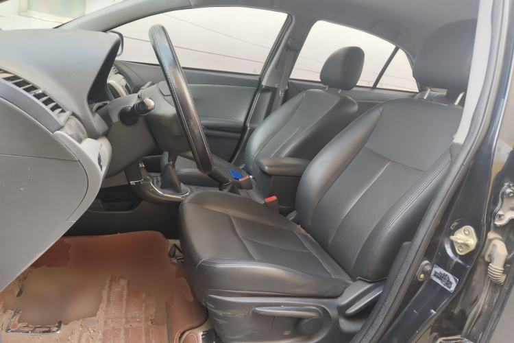 Used Zotye Z300 2014 1.5L Urban Edition Manual Luxury Model