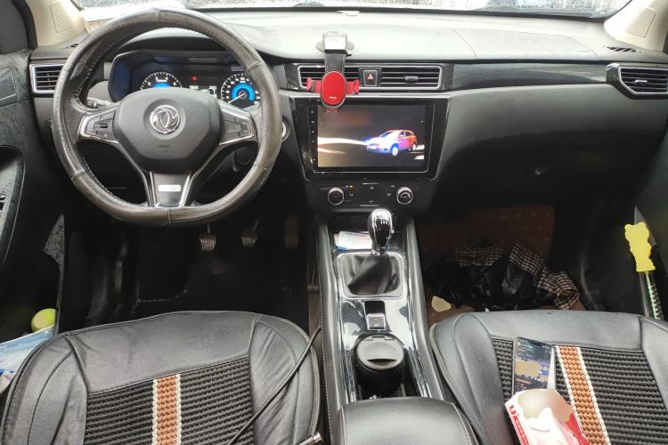 Used Dongfeng Fengon 580 2016 1.5T Manual Luxury Edition
