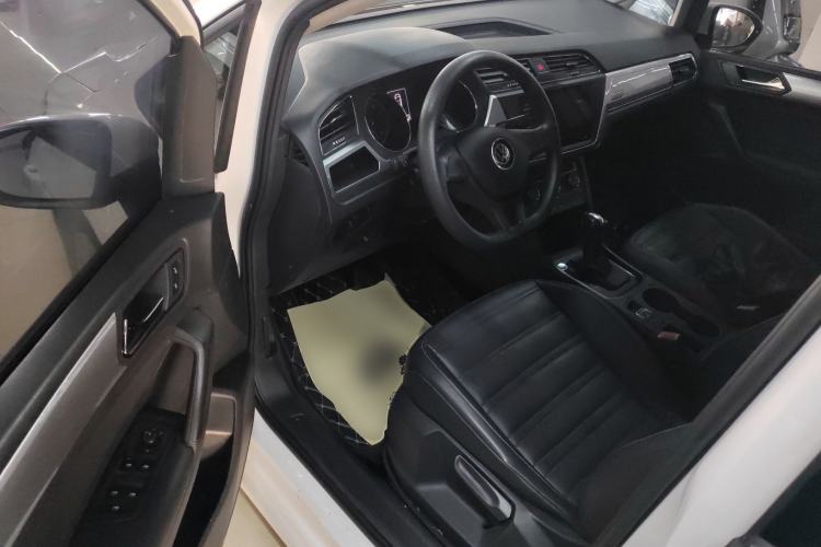 Used Volkswagen Touran 2021 Volkswagen Touran L 280TSI DSG Style Edition 7 Seats Driver Seat