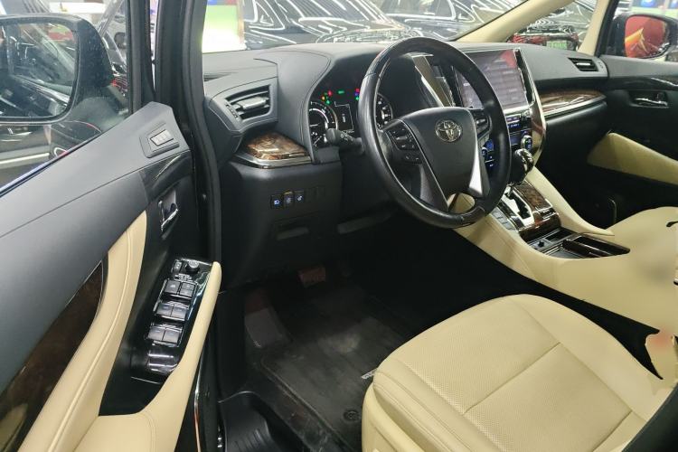 Used Toyota Alphard 2021 Dual-Engine 2.5L Luxury Edition Driver Seat
