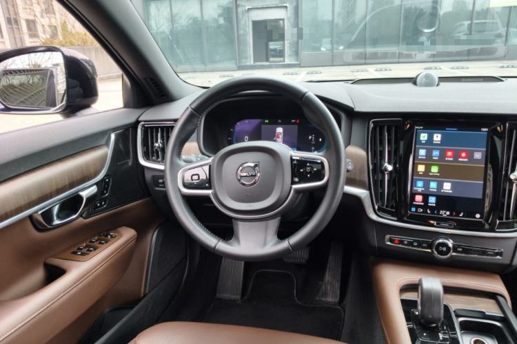 Used Volvo V90 2022 Cross Country B5 AWD Smart Range Edition
