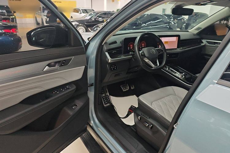 Used Volkswagen Tavendor 2023 380TSI Four-Wheel Drive R-Line Cruise Edition Interior 3