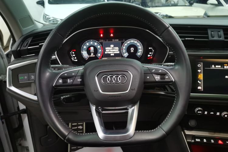 Used Audi Q3 2021 40 TFSI Fashion Dynamic Model