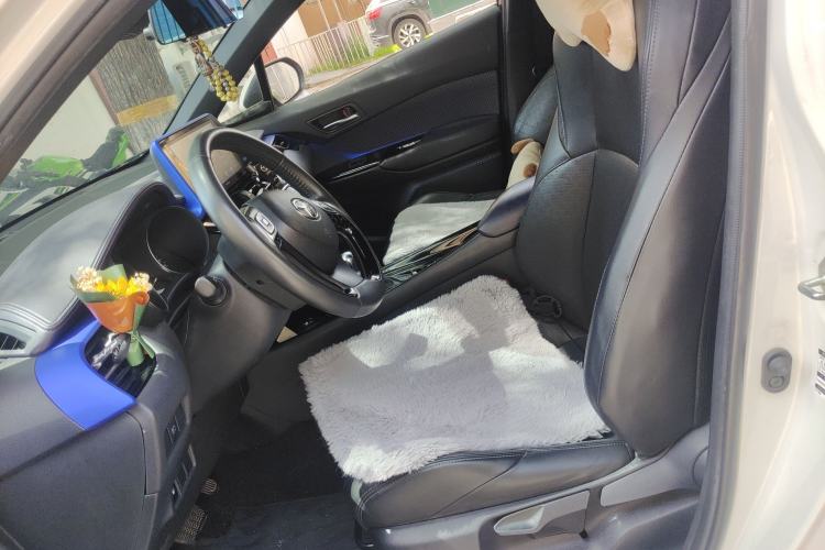 Used Toyota IZOA 2020 2.0L Yichi Version
