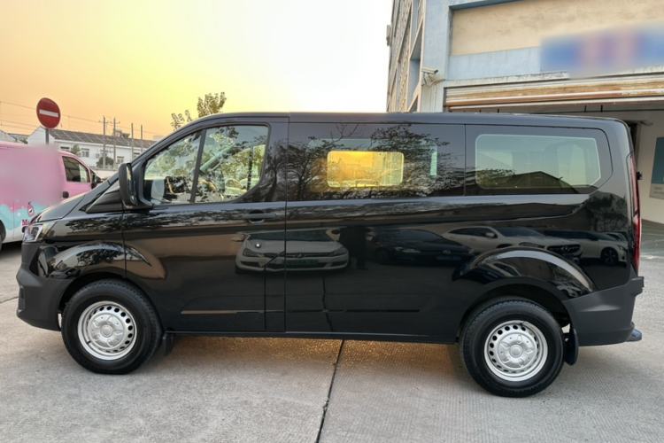 Used Ford Transit 2023 2.0T Diesel Automatic Multi-Function Commercial Vehicle Short Wheelbase Low Roof 5/6 Seats