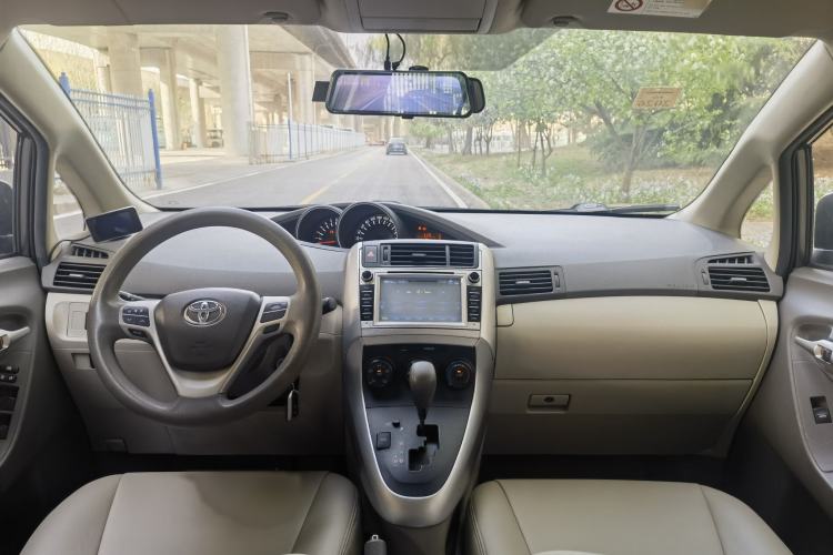 Used Toyota Verso 2014 Starlight 180E CVT Elite Edition