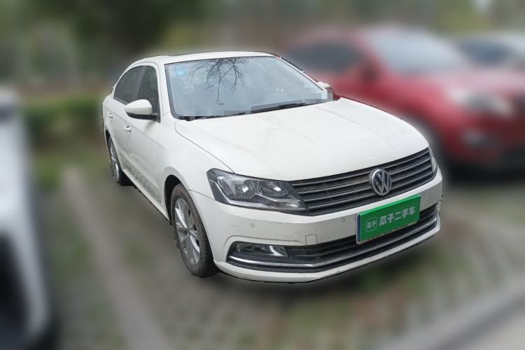 Used Volkswagen Lavida 2015 1.6L Automatic Comfort Edition
