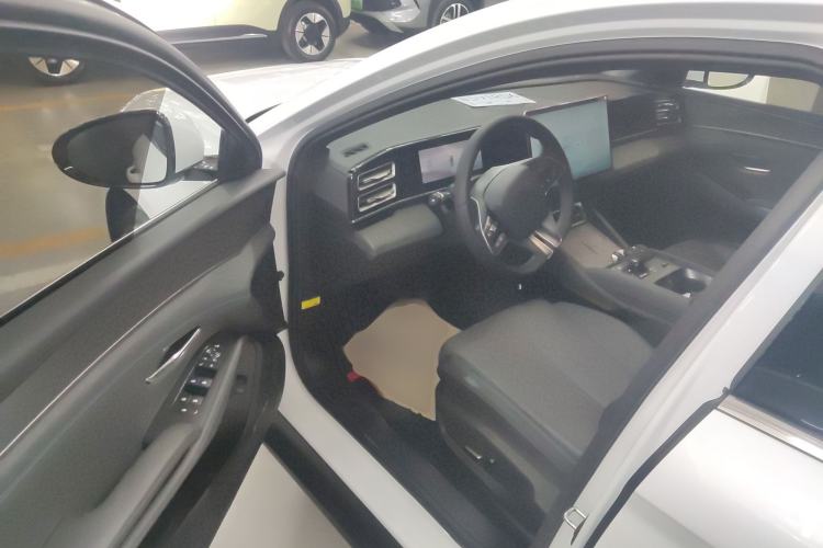 Used BYD Qin L 2024 DM-i 120KM Excellence Model Driver Seat