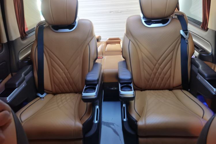 Used Mercedes-Benz Vito 2023 2.0T Elite Version 7 Seats