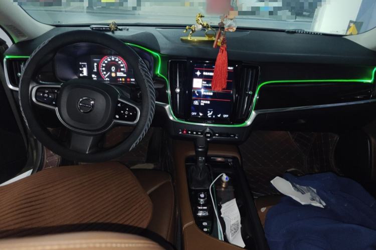 Used Volvo S90 2018 T4 Zhiyuan Edition
