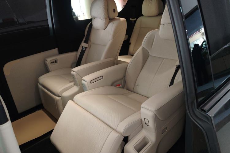 Used Li Auto MEGA 2025 Home Family Special Edition