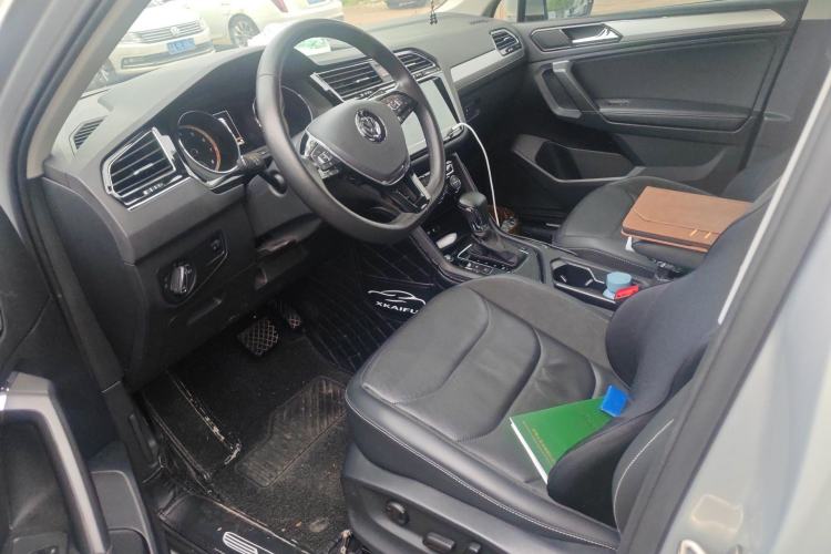 Used Volkswagen Tiguan L 2020 330TSI Automatic Two-Wheel Drive Panoramic Comfort Edition China VI Standard Left Front Seat