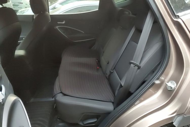 Used Hyundai Santa Fe 2013 2.4L Automatic 2WD Comfort Edition
