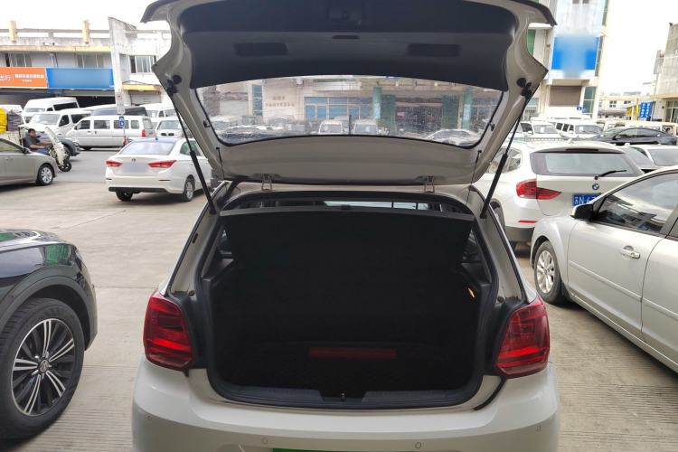 Used Volkswagen Polo 2014 1.6L Automatic Comfort Edition Trunk