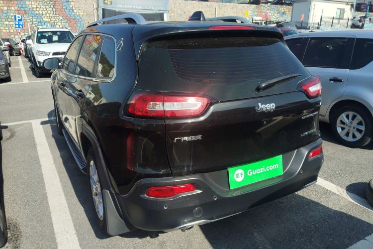 Used Jeep Cherokee 2017 2.0L Superior Edition Rear Left 45 Deg