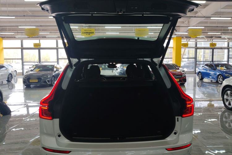 Used Volvo XC60 New Energy 2025 Plug-in Hybrid Long-Range All-Wheel Drive Smart & Luxurious Edition Trunk